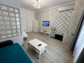 Bright & Beautiful Studio in Prime Location Walk to Everything